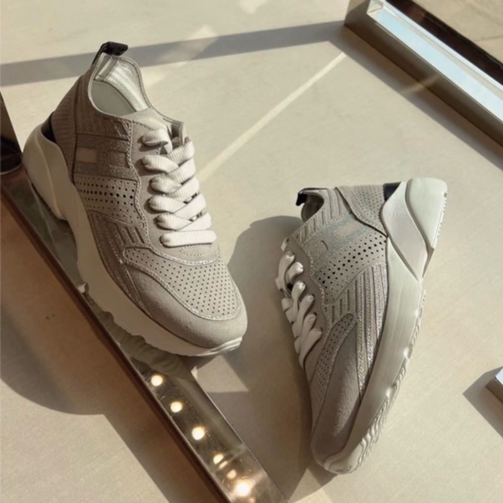 Hogan 385 Women’s Sneakers – New w/ Box & Dust Bag